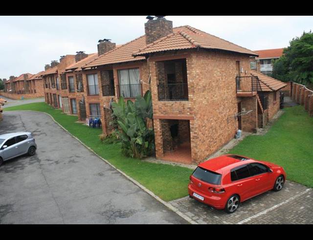 2 BEDROOM TOWNHOUSE FOR SALE IN EDLEEN